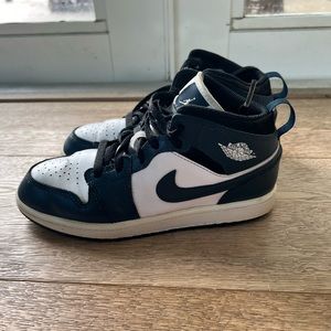 Air Jordan 1 Mid 'Armory Navy' 640734-411 - Size 3 Youth